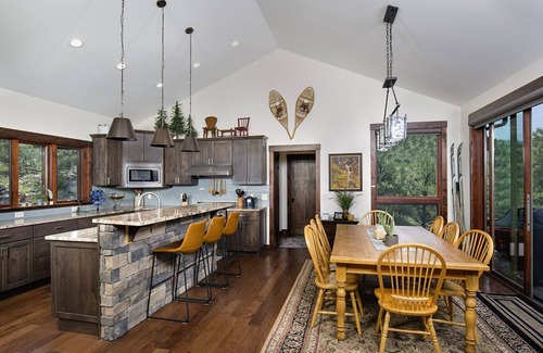 Nathrop House | Timber Frame Home: Breathtaking Views & Family-Friendly Amenities