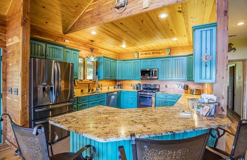 Compton Cabin | Cozy Timber Lodge - 4 Bedroom Cabin by the Buffalo River