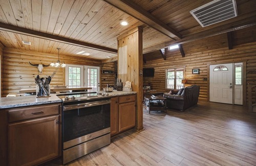 Amity Cabin | Timber Lodge Ranch - Ranch House