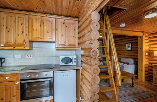 Westleigh Ski Chalet | Timber Lodge with Breathtaking Lake Views and Spa Amenities