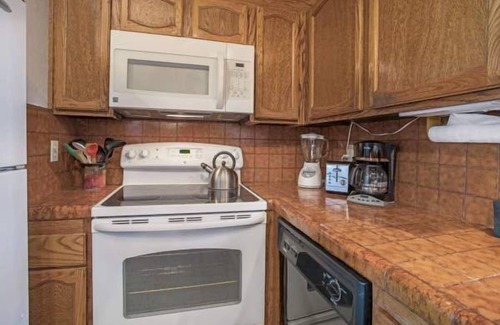 Mammoth Lakes Apartment | Timber Ridge #34: Ski in/Ski Out with Pool & Spa Access