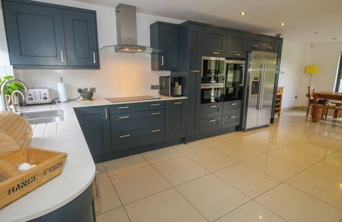 Brimfield Cottage | TIMBERDYNE, pet friendly, character holiday cottage in Woofferton