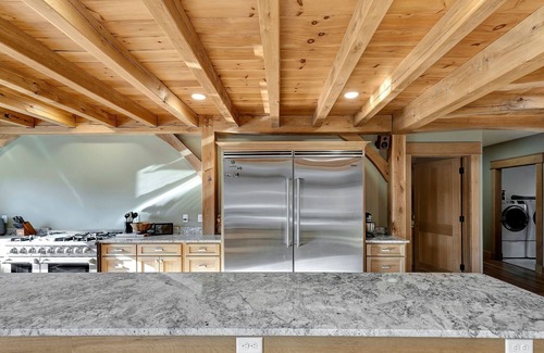 Rockbridge Cabin | Explore Timberframe Lodge with Pool & Hot Tub in Hocking Hills
