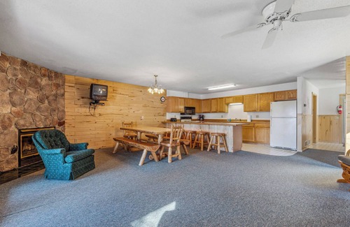 Park Rapids Condo | Experience Pinestone Villa #20: 4BR Retreat with Pool