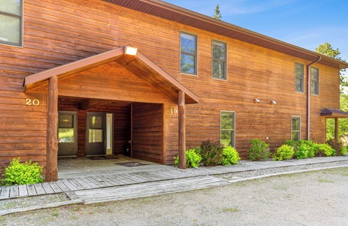 Park Rapids Condo | Pinestone Villa #19: Family-Friendly Retreat with Pool