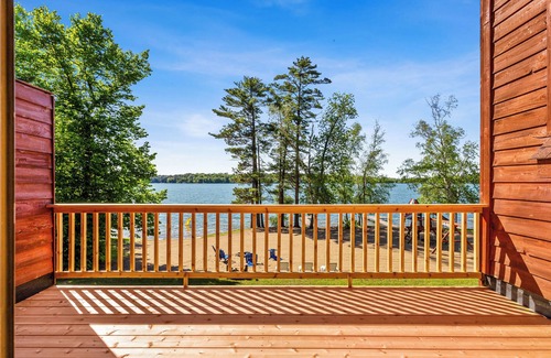 Park Rapids Condo | Elegant Lakeside Villa #15: 4BR Retreat with Pool & Spa