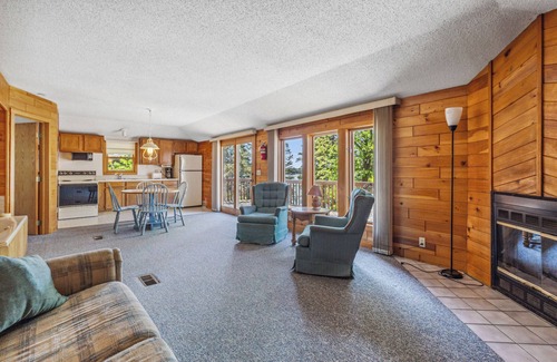 Park Rapids House | Inviting Cabin #11: 2BR Loft at Timberlane Resort
