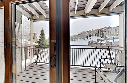 Snowmass Village Condo | Experience Timberline 218: Ski-In/Out with Hot Tub & Pool