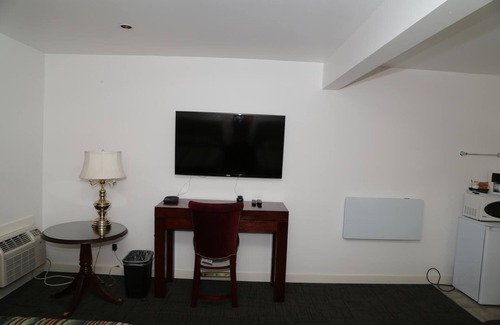 Port Alberni Hotel | Scenic Timberlodge RV & Campground with Family-Friendly Perks