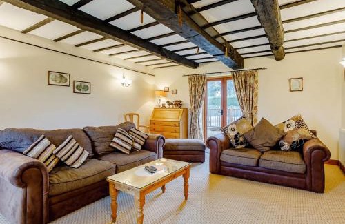 Runcton Holme House | Experience Timbers Barn: Child-Friendly Retreat with Pool