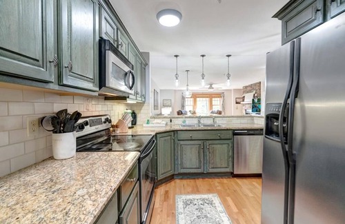Foscoe Condo | Unwind at Timbers O-2: Pools, Hot Tub & Mountain Views
