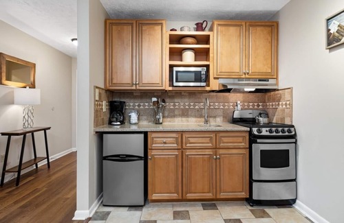 Wintergreen Condo | Timbers Studio 38: Cozy Retreat with Lake Views & Spa