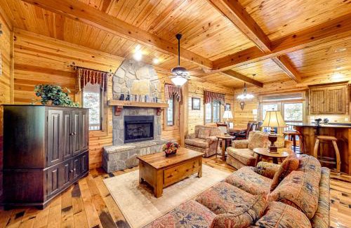 Tuckasegee House | Family-Friendly Timberwolf Hotel for Memorable Getaways