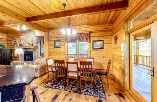 Tuckasegee House | Family-Friendly Timberwolf Hotel for Memorable Getaways