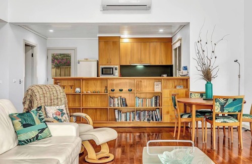 Semaphore Cottage | Oceanfront Time and Tide Beach Cottage on the Esplanade
