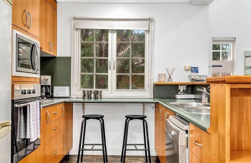 Semaphore Cottage | Oceanfront Time and Tide Beach Cottage on the Esplanade
