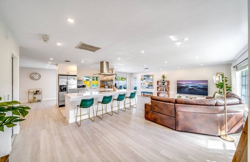 Golfview Harbor House | Unforgettable Getaway: Golfview Harbor Home with Ocean Views