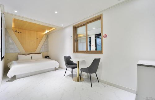 Mulgum-ri Hotel | Discover Time Hotel: Spa Retreat with Breakfast Included