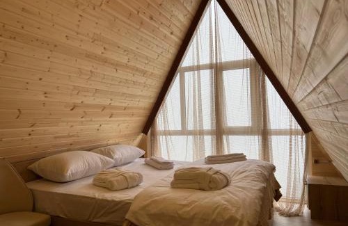Khulo House | Discover Time House: Family-Friendly Retreat with Hot Tub