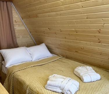 Khulo House | Discover Time House: Family-Friendly Retreat with Hot Tub