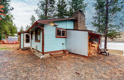 Joseph House | Relaxing Getaway at Time Out with Hot Tub & Family Amenities