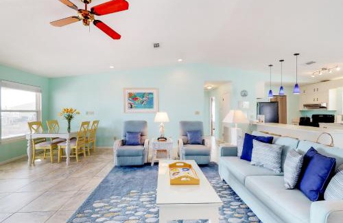 East End House | Time Out: Guest Rated 9/10 with Pool & Pet-Friendly Amenities