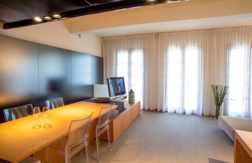 Peschiera del Garda City Centre Apartment | Relax at La Terrazza sul Lago - 4-Star Pet-Friendly Escape