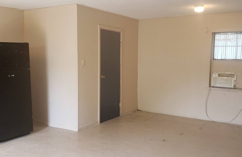 Crystal City Apartment | Relaxing Retreat with Spa and Pet-Friendly Amenities