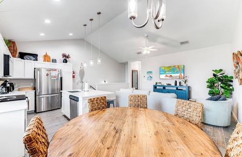 Corpus Christi House | Relax and Recharge at Aruba Bay Resort - Pet Friendly Retreat