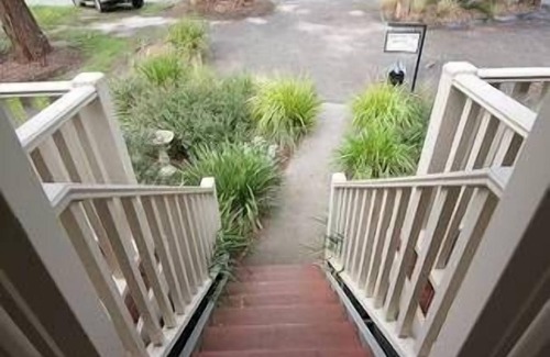 Lorne Cottage | Relax by the Sea: Double Spa Bath & EV Charging Available