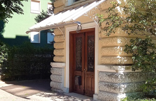 Merano Apartment | Discover a 4-Room Apartment in Merano with Ocean Views