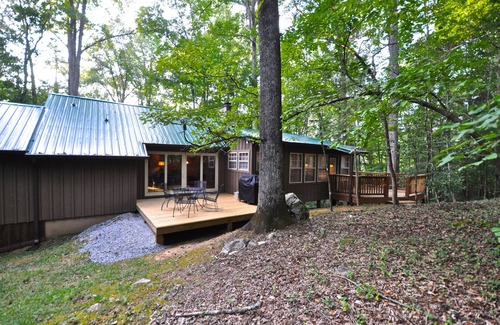 Townsend Cabin | Unforgettable Mountain Woodland Retreat with Top Amenities