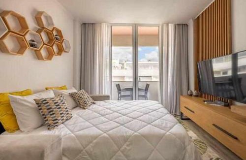 Armacao de Pera Apartment | Oceanfront Timeless Beach III Apartment - Guest Rated 9.8