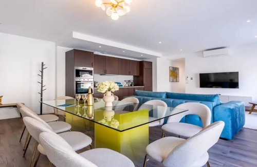 Paris City Center Apartment | Elegant 4-Bedroom Apartment on Île de la Cité