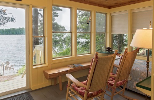 Smithfield Cottage | Lakefront Cottage Retreat with Private Dock in Belgrade Lakes
