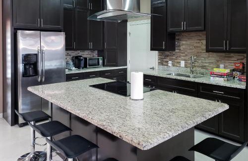 Brownsville House | Unforgettable Stays at Timeless Memories with Pool Access