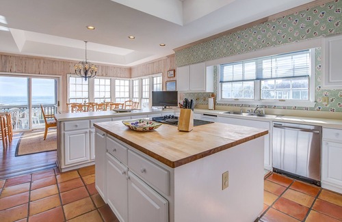 Debordieu Colony House | Beachfront Retreat with Captivating Ocean Views and Pool