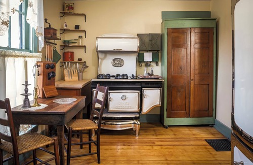 Noblesville House | Unforgettable Stay at Timeless on Tenth, Downtown Noblesville