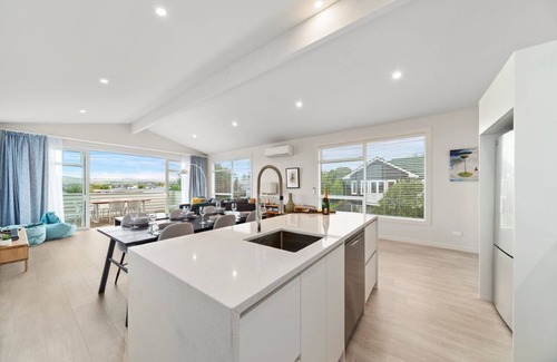 Taupo House | Guest Rated: 9.8 at Wheretia Street with Family Amenities