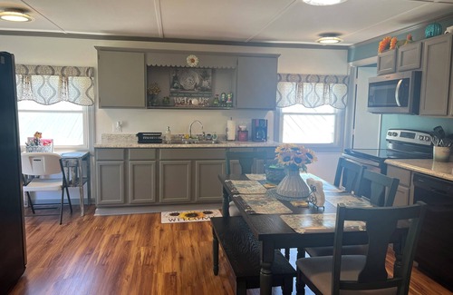 Hot Springs Apartment | Experience Refreshing Escapes in the Alleghany Mountains