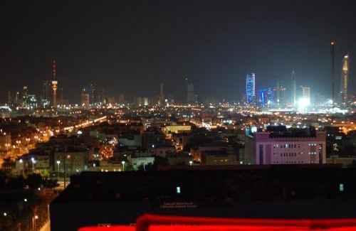 Hawally Apartment | Convenient Times Square Suite Hotel with Pool & Breakfast