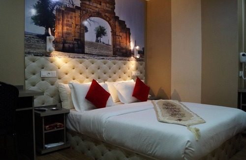 Batna Hotel | Discover Timgad Hotel Hazem: Family-Friendly with Pool