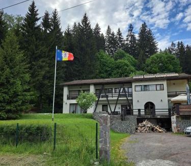 Timisu de Sus House | Explore Timis Valley: Casa Eni&Dan - Guest Rated 9.8