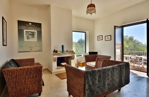 Sciacca Apartment | Seafront 3BR Escape: Pet-Friendly & Ocean View Awaits