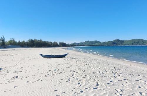 Song Cau Apartment | Beachfront Escape at Timothe Beach Apartments with Ocean Views