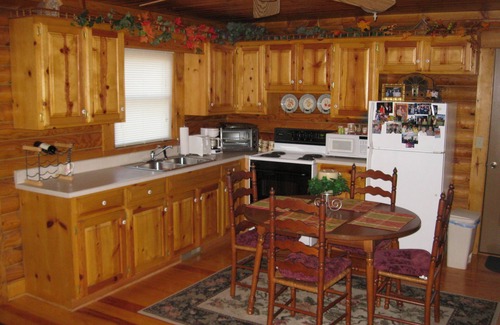Lynn Cabin | Tim's Cabin on Melrose Mountain: Family-Friendly Retreat