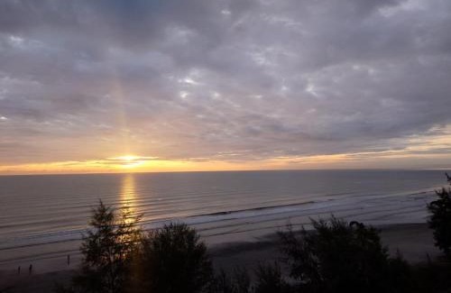 Kuantan Apartment | Tranquil Timurbay Seafront Residence with Ocean View Pool