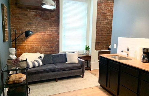 Sweetwater Apartment | Historic Tin W Suite - Remedies Inn with Pool & Spa