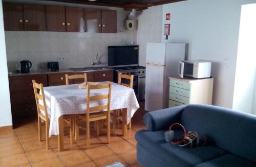 Praia da Vitoria House | Pet-Friendly TINA - 3C: Guest Rated 9/10 with Kitchen Access