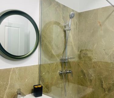 Craiova Apartment | Tina DeLuxe 16 Apartament